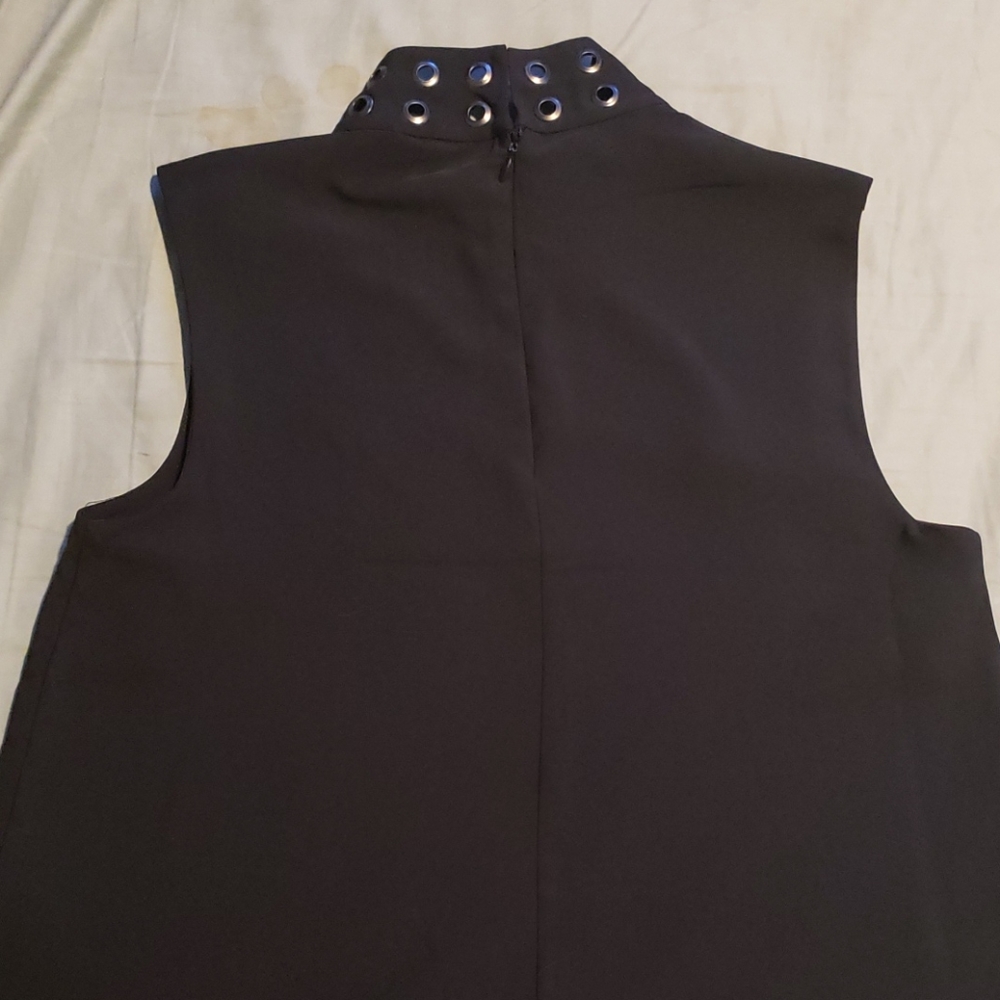 Top - Picture 3 of 4